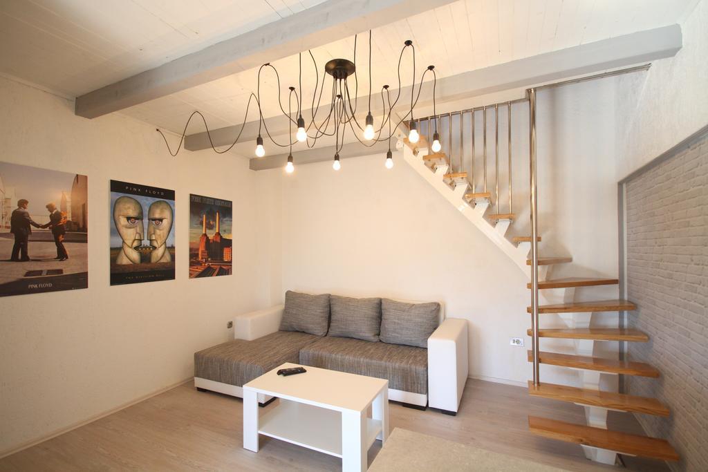 Studio Maya